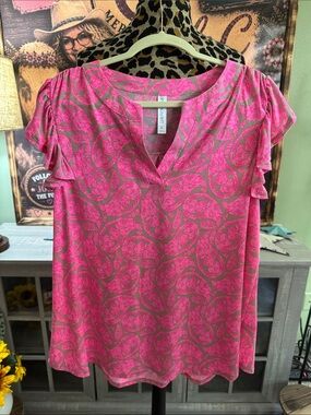 Dear Scarlett Pink Paisley Ruffle Top--Size XL